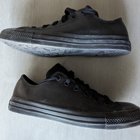 All black leather Converse shoes - Picture 4 of 4